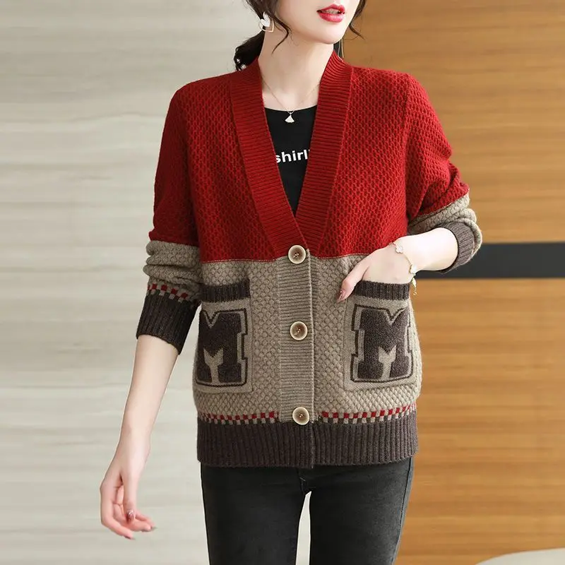 Autumn Winter Vintage Spliced Pockets Single-breasted Cardigan Stylish V-Neck Letter Loose Korean All-match Knitted Sweaters New