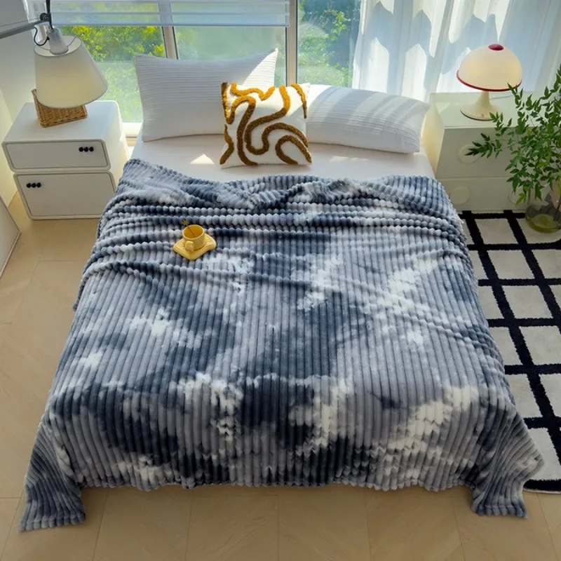 New Pad Dyeing Printed Flannel Blanket Thick Warm Nap Shawl Small Throw Sofa Cover Soft Air Conditioning Blanket Queen Bed Cover