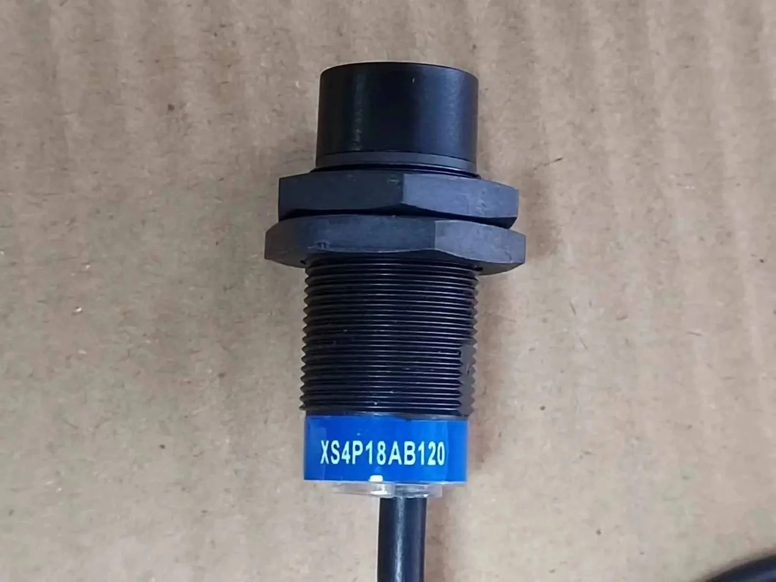 Brand New Original XS4P18AB120  XS4P08PA340  One Year Warranty  Fast Delivery