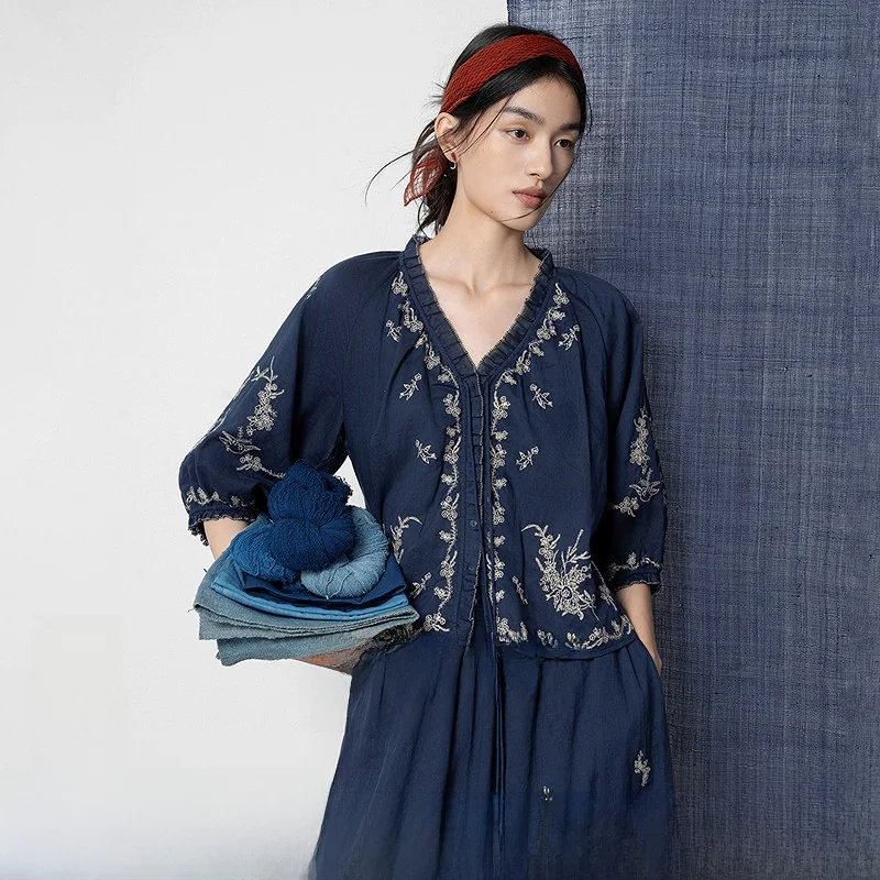 

Элегантная вышитая свободная рубашка с цветочным узором, универсальная, королевский синий цвет, женская мода, весенняя новинка от a Life on the Left