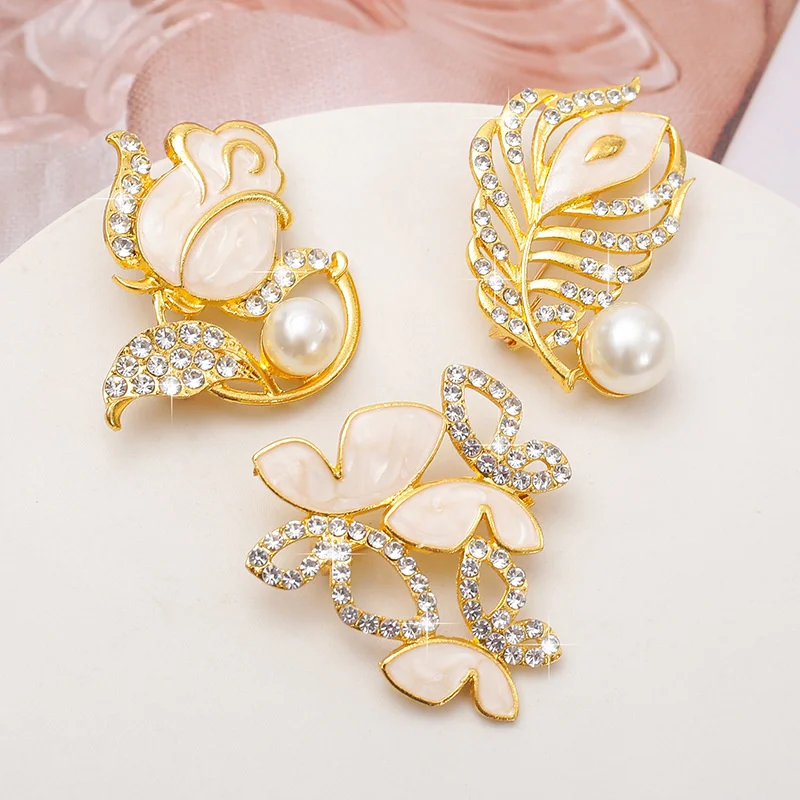 Broche papillon tulipe perle minimaliste de luxe pour femmes et filles, corsage de biscuits exquis, accessoires de bijoux, cadeaux