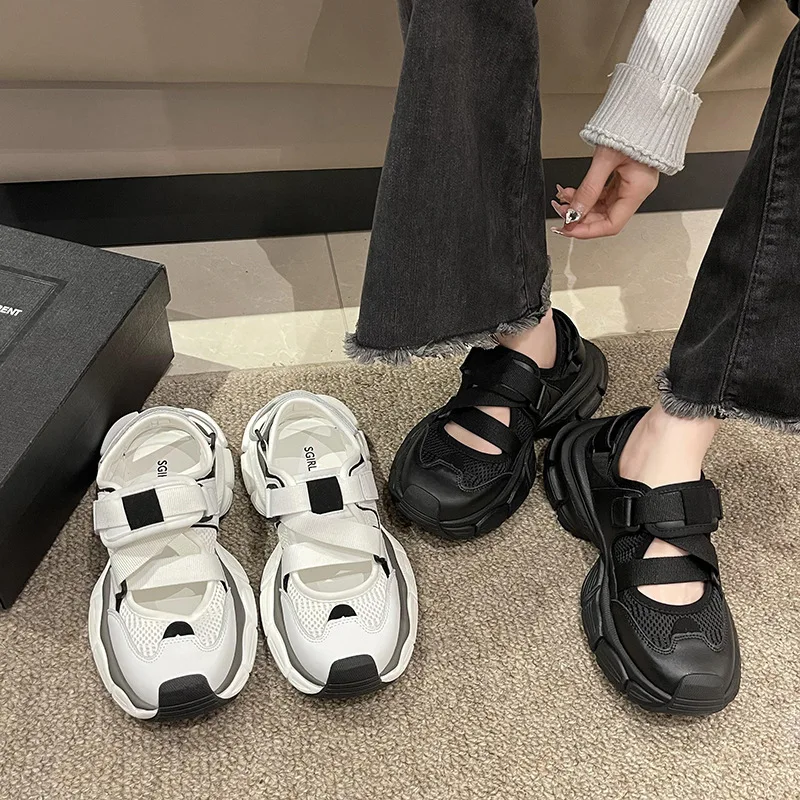 

2026 женские повседневные сандалии на толстой подошве для девочек, студенческие уличные нескользящие шлепанцы, прогулочные кроссовки, модная теннисная сетчатая обувь