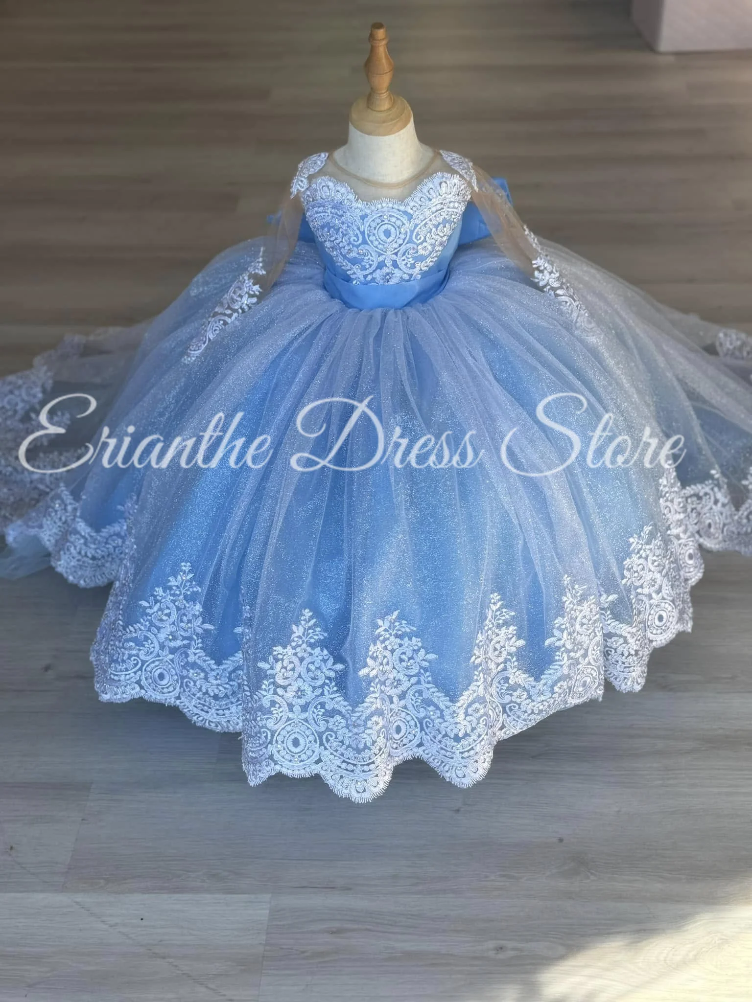 สีฟ้าT Ulleอ้วนA Ppliqueลูกไม้ชุดสาวดอกไม้สําหรับงานแต่งงานเจ้าหญิงเด็กวันเกิดพรรคศีลมหาสนิทครั้งแรกบอลชุดที่กําหนดเอง