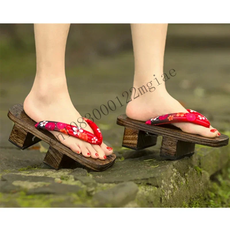 Japanese Traditional Paulownia Wooden Shoes Women Kimono Cosplay Costume Man Geta Sauna Slippers Clogs Floral Flip-Flops CMM221