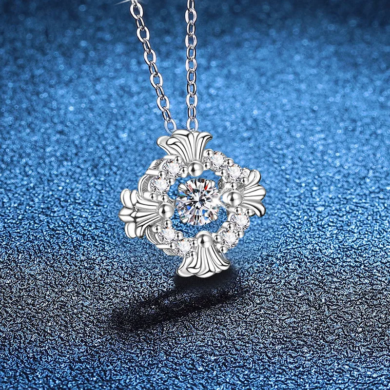 LioraGem 50-point Moissanite Necklace for Women, Palace-pattern Moissanite Pendant Necklace Platinum PT950 Stamp