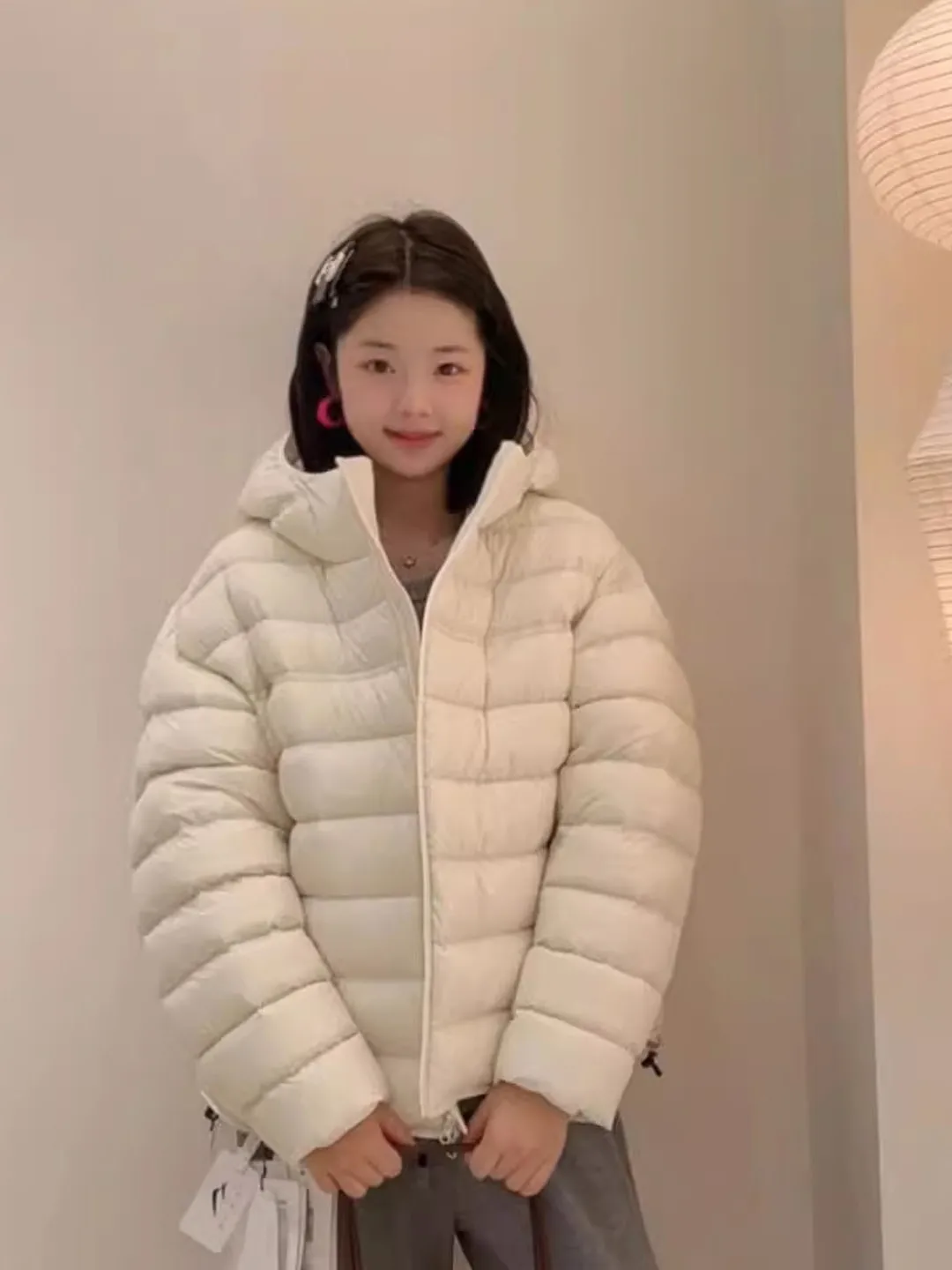 

Корейская короткая утепленная куртка-пуховик для женщин, хлопковое пальто с капюшоном для повседневной носки, стройнящее, теплое, модное, на молнии, с длинными рукавами