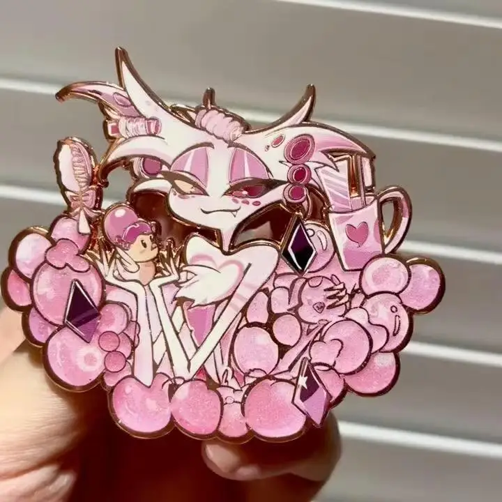 Hazbin Hotel Angel Metall-Anstecknadeln für Rucksack Kleidung Accessoires Anime-Kollektion Abzeichen Hut-Dekoration Niedlich