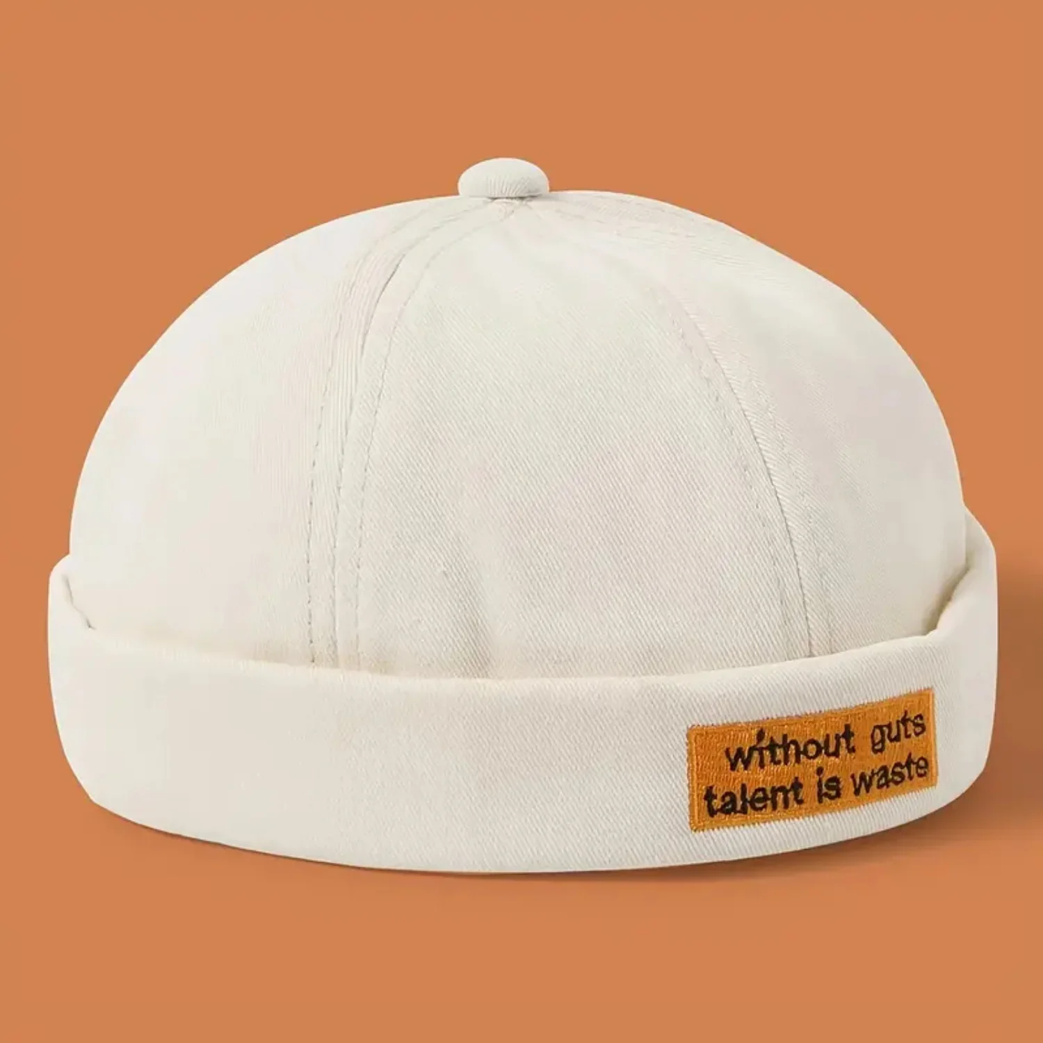 قبعة دوكر بدون إطار قابلة للتعديل مع تصميم مدفور على شكل أساور ملفوفة - قبعة صغيرة لساعة مناسبة تمامًا!