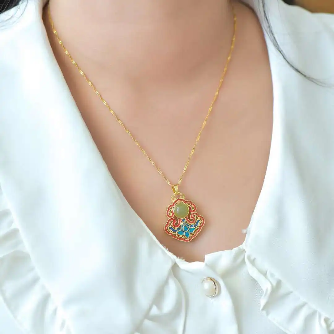 Tembaga bertatahkan dengan giok Hetian alami bunga menyenangkan🌸Kalung wanita liontin warna Enamel hadiah perhiasan