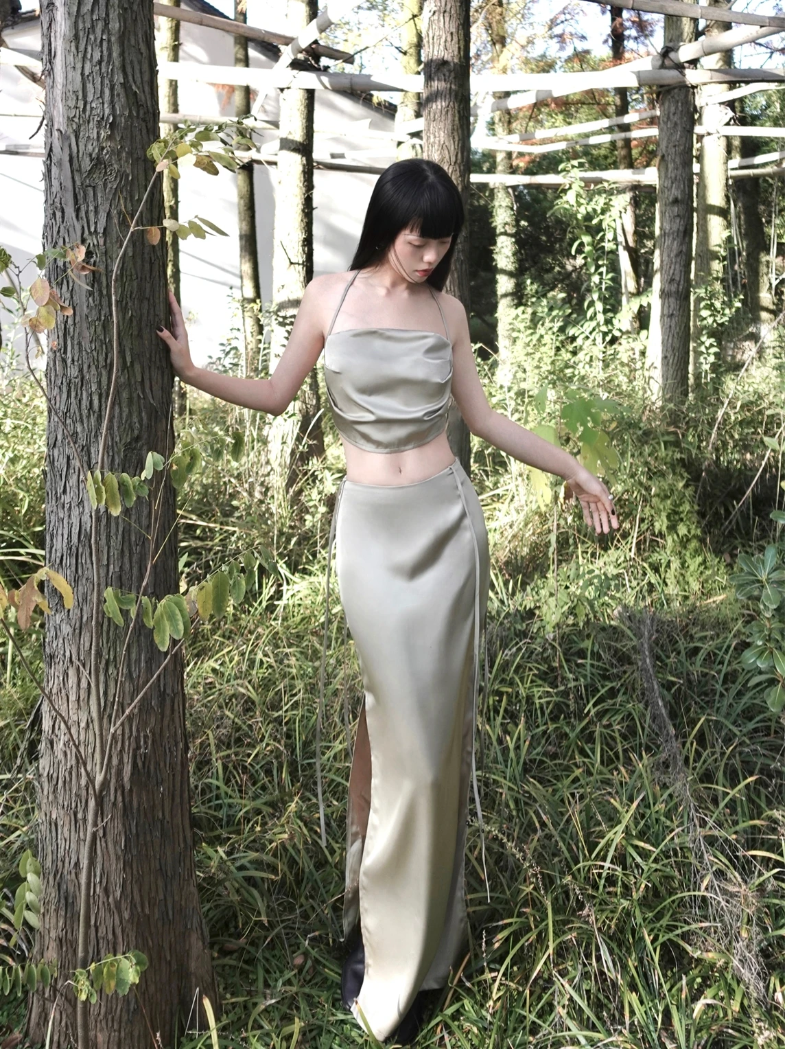 

XiaoJueKuan Li QingDang Feng Qun New Chinese Retro Original Satin Split Dr Luminous Forest System Polyester Spring Faion