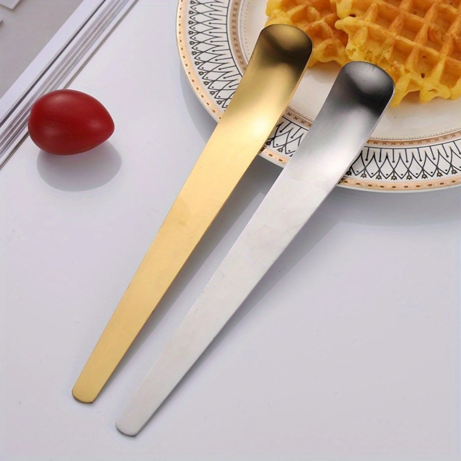 

Набор десертных ложек из нержавеющей стали из 4 предметов — длинная ручка, плоская головка для мороженого, торта и пельменей — кухня в скандинавском стиле