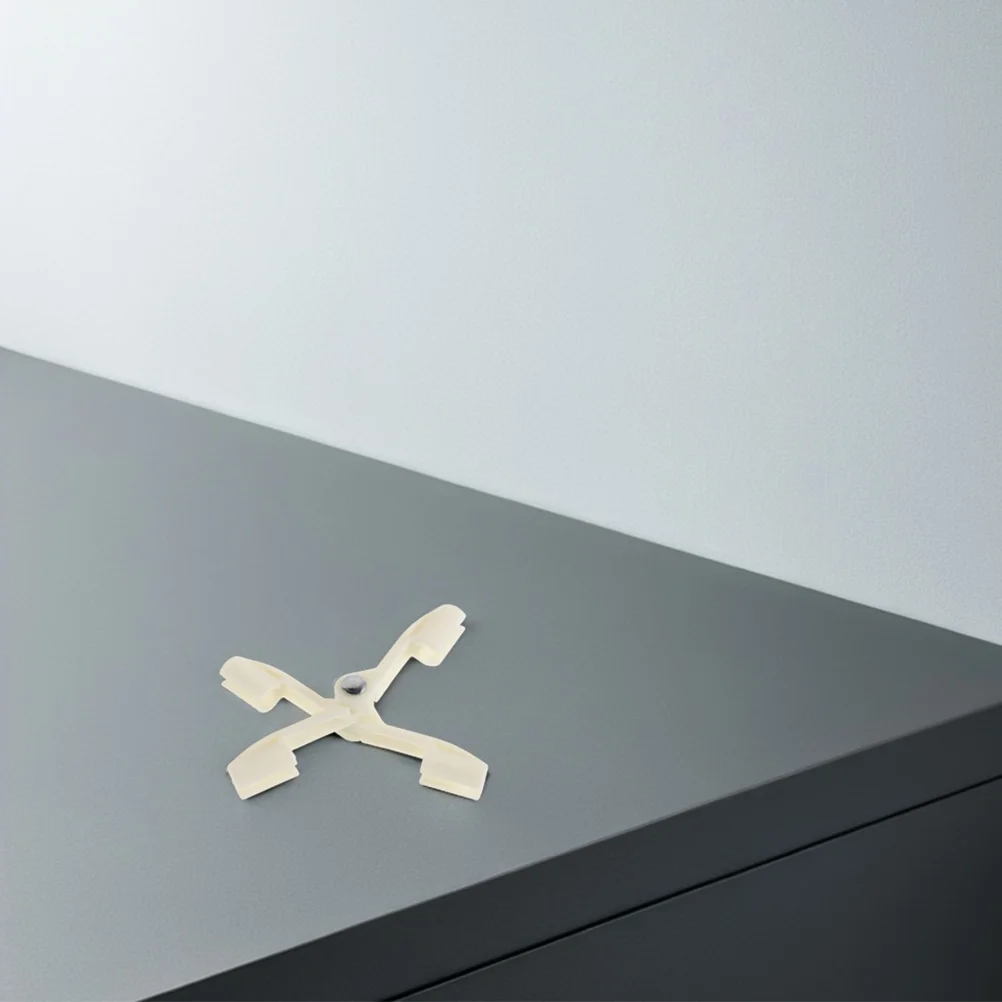 

2Pcs Bed Canopy Net Retainers Foldable Plastic Clips Small Fix Clamps Bedroom Balcony Camping Net Stabilizer Camping Tent Clip