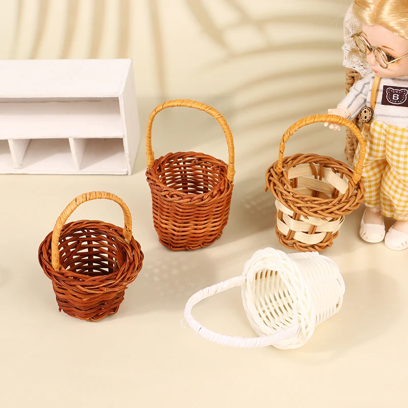 Cesta de flores tejida en miniatura para casa de muñecas, 1 piezas, cesta de mano, cesta de almacenamiento, juego de simulación para niños, accesorios para casa de muñecas