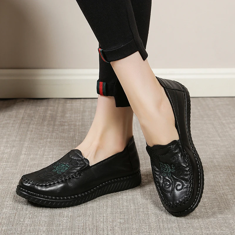 Vintage scroll flower embroidered faux leather slip-on loafers, smooth wrinkled leather upper,lightweight daily outdoor flats - view 5