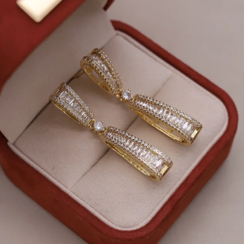 Korean New Design Fashion Jewelry 14K Gold plated Luxury Zircon Geometric Pendant Elegant Women's Evening Party Accessories