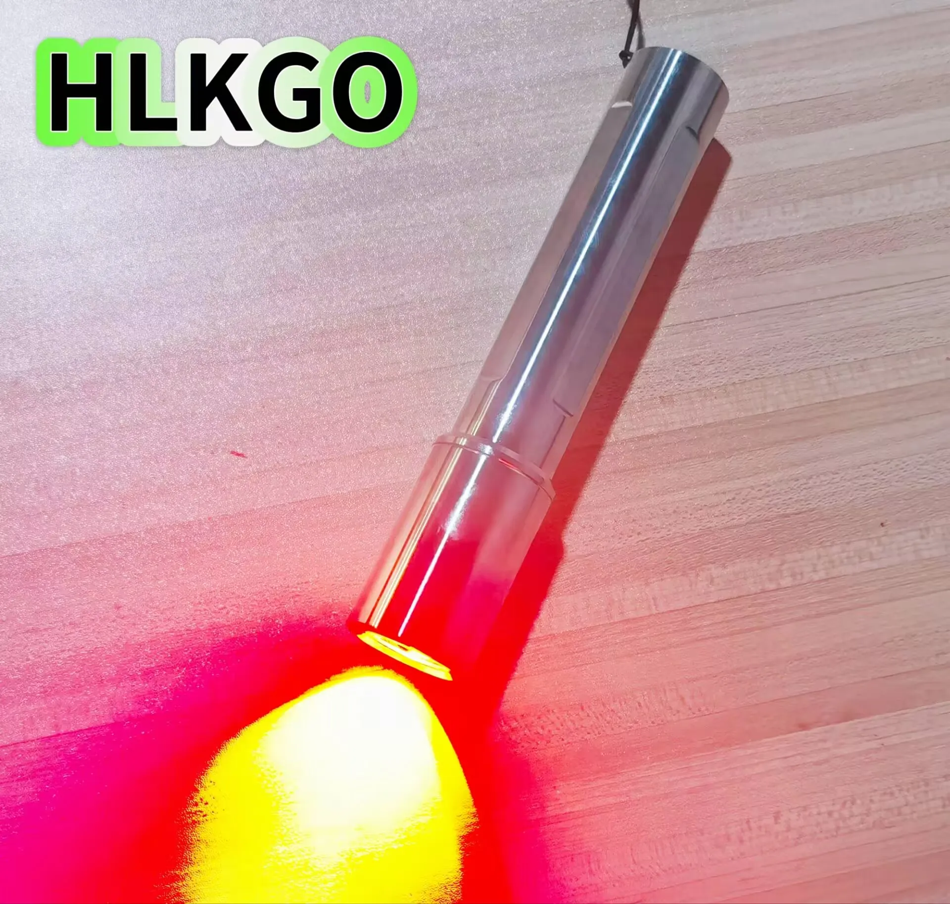 

Dual-Use Red Light Therapy Torch - Safe for Humans & Pets, Effective for Pain Relief and Skin Rejuvenation