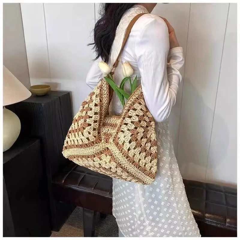 

Large Capacity Woven Bag for Women, New Style, Versatile for Beach and Commuting, Single Shoulder Tote Bag，Straw Bag for Women N
