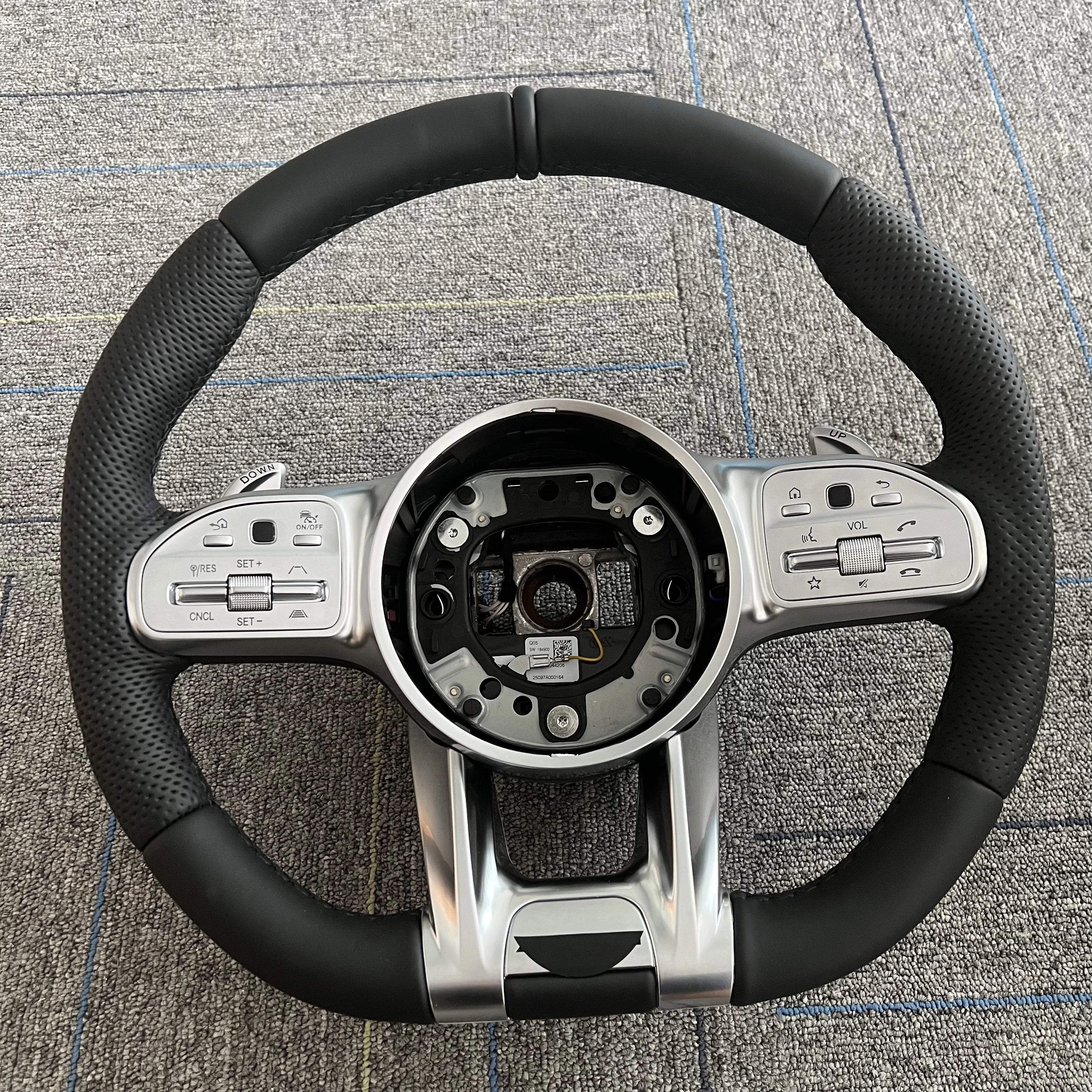 

High Quality Full Leather Steering Wheel for AMG Benzs W204 W205 W211 W212 W213 2005 2021 Year in Stock Without airbags