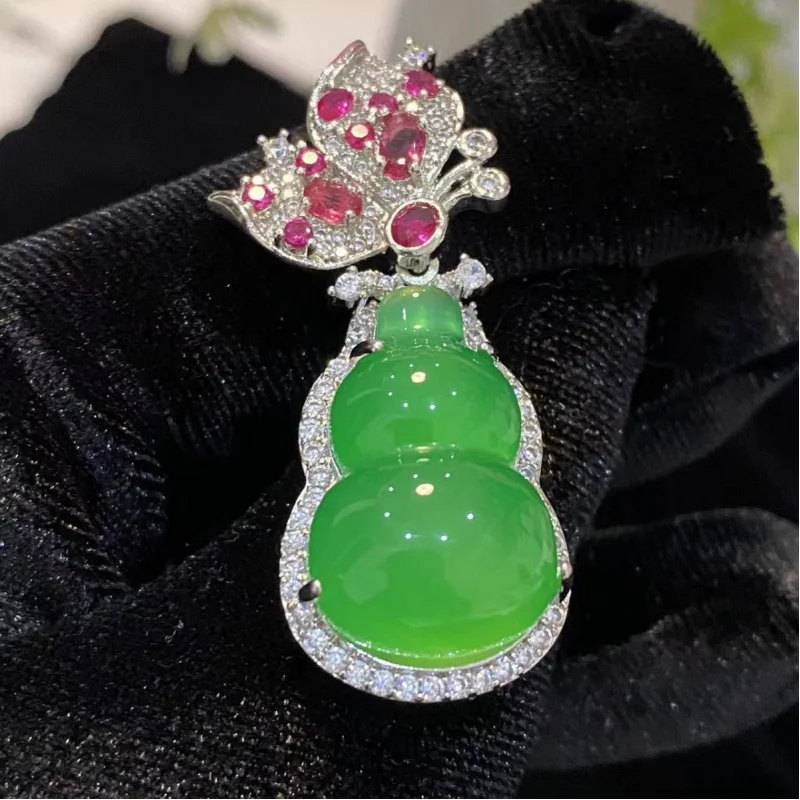 Wholesale Beads Jade Sun Green Inlaid Chalcedony Calabash Pendent White Ice Horse Back Cover with Back Cover Necklace Live Suppl