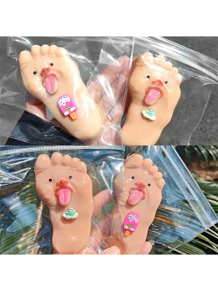 Lingua in silicone morbido che attacca il giocattolo per spremere il piede grande, nuovo tipo di giocattolo di decompressione, regalo di espressione divertente a rimbalzo lento