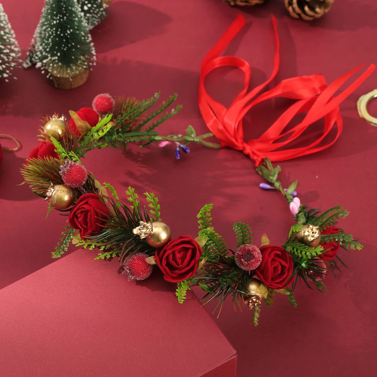 AWAYTR Wedding Party Hairband Wreath Red Berry Garland Crown Flower Headband Women Holiday Party Rose Hair Band Akcesoria do włosów — zdjęcie 3
