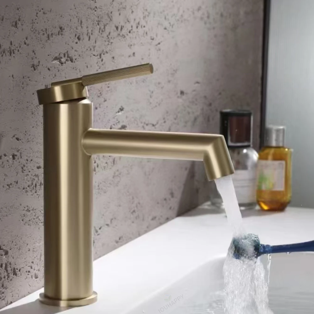 

Brass Bathroom Sink Faucet Desk Mounted Washbasin Water Mixer Tap with G1/2 60cm Hose Cold and Hot Water Tap Home Accessories
