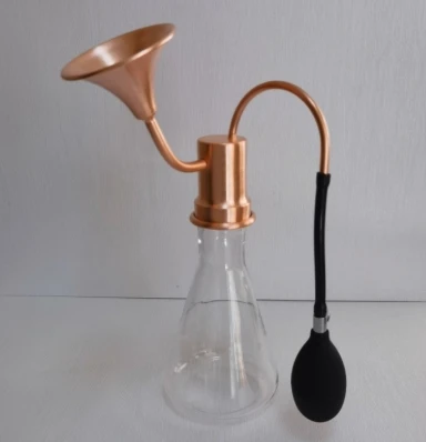 

Glass fragrance bottle SPA hydrotherapy funnel fragrance smelter Brass fragrance smelter Essential oil Coffee beans