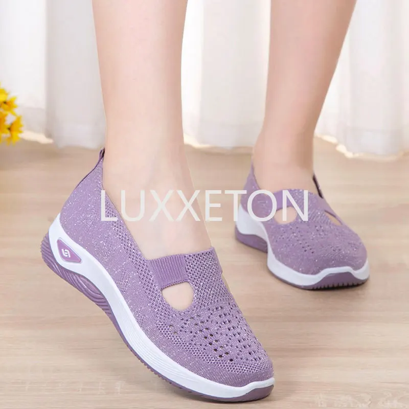 Women Mesh Flat Shoes Summer New Fashionable Comfortable Casual Soft Soled Breathable Hollow Non Slip Wear Resistant Mom Shoes