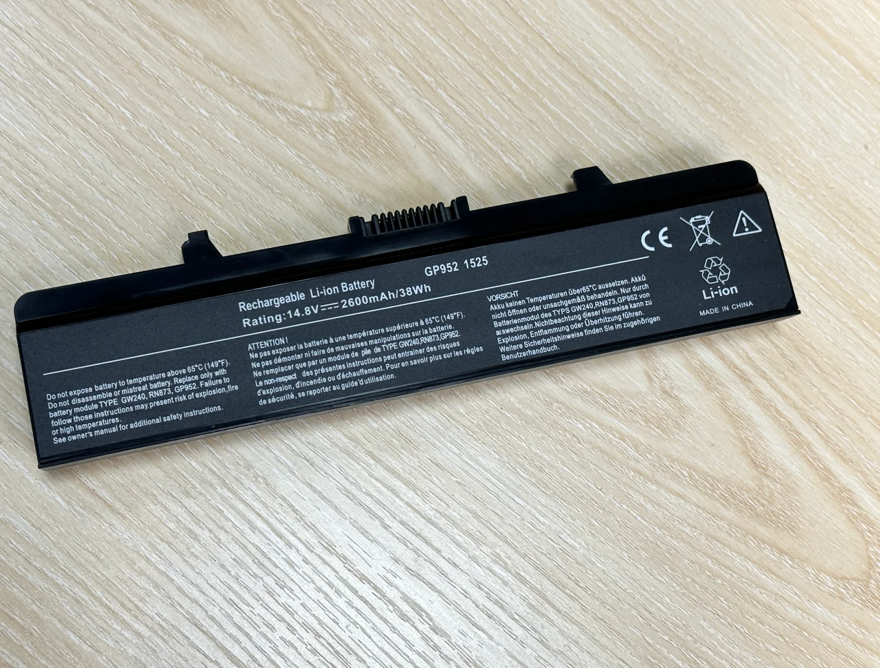 4 cell 14.8v battery for Dell Vostro 500, battery type gw240 Battery For Dell Inspiron 1525 1526 1545 1546