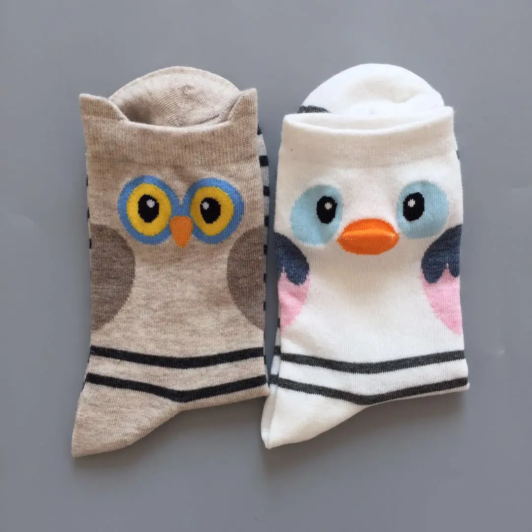 4 pary jesienno-zimowych bawełnianych skarpetek do połowy łydki w stylu koreańskim z nadrukiem 3D kota dla kobiet