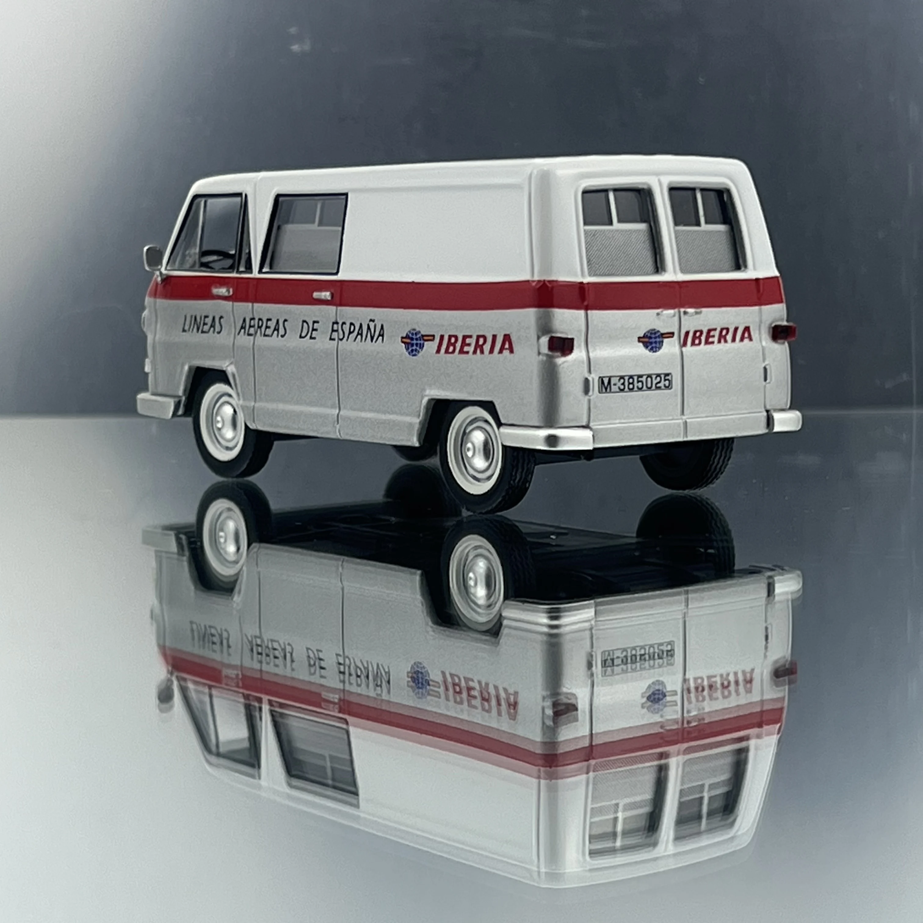دييكاست 1/43 مقياس DKW F1000L IBERIA سبيكة سيارة نموذج تحصيل لعبة هدية تذكارية عرض حلية