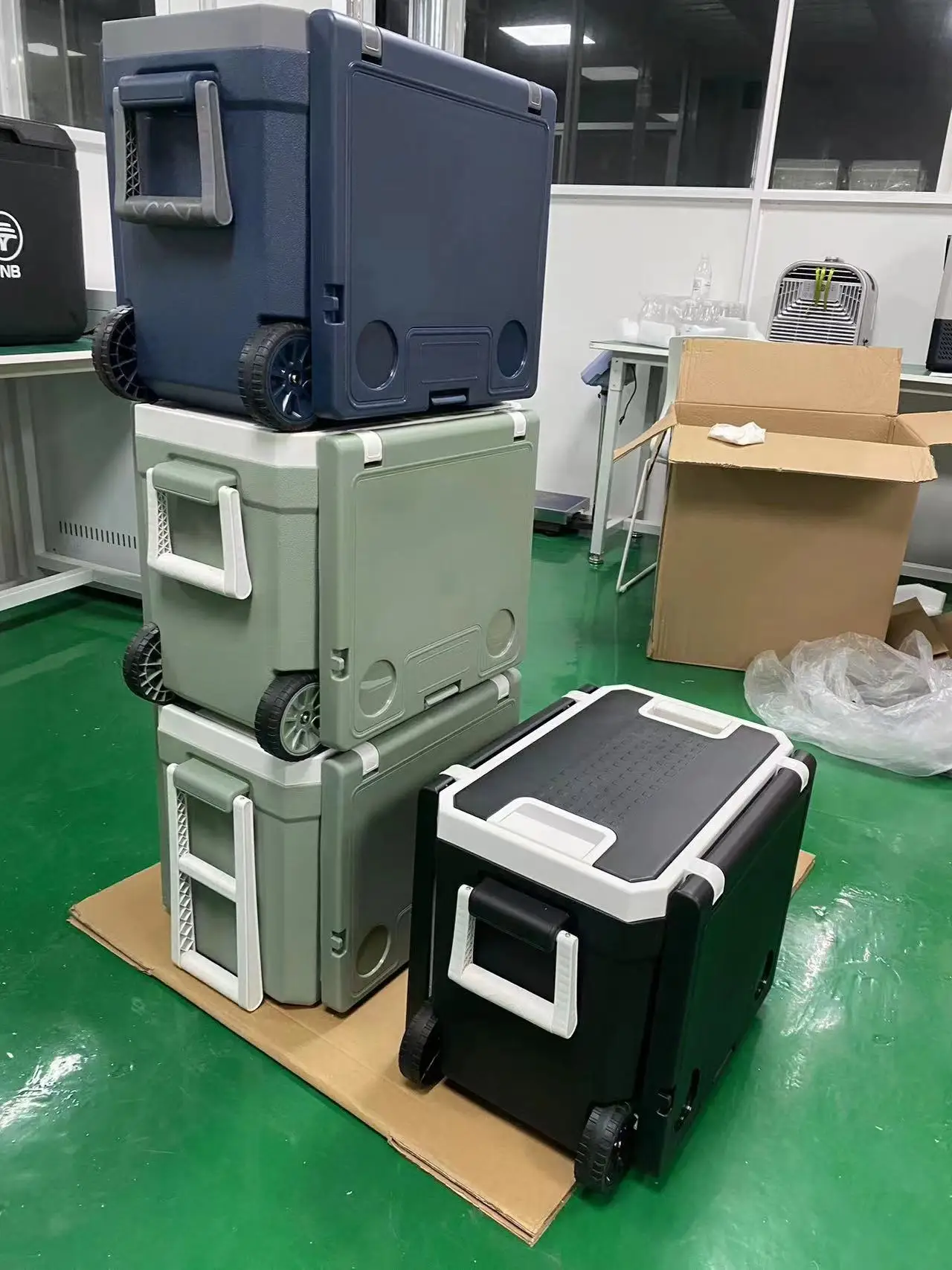 Refrigerator with Tables and Chairs Plastic 32L Freezer Refrigerator with Family Picnic Refrigerator