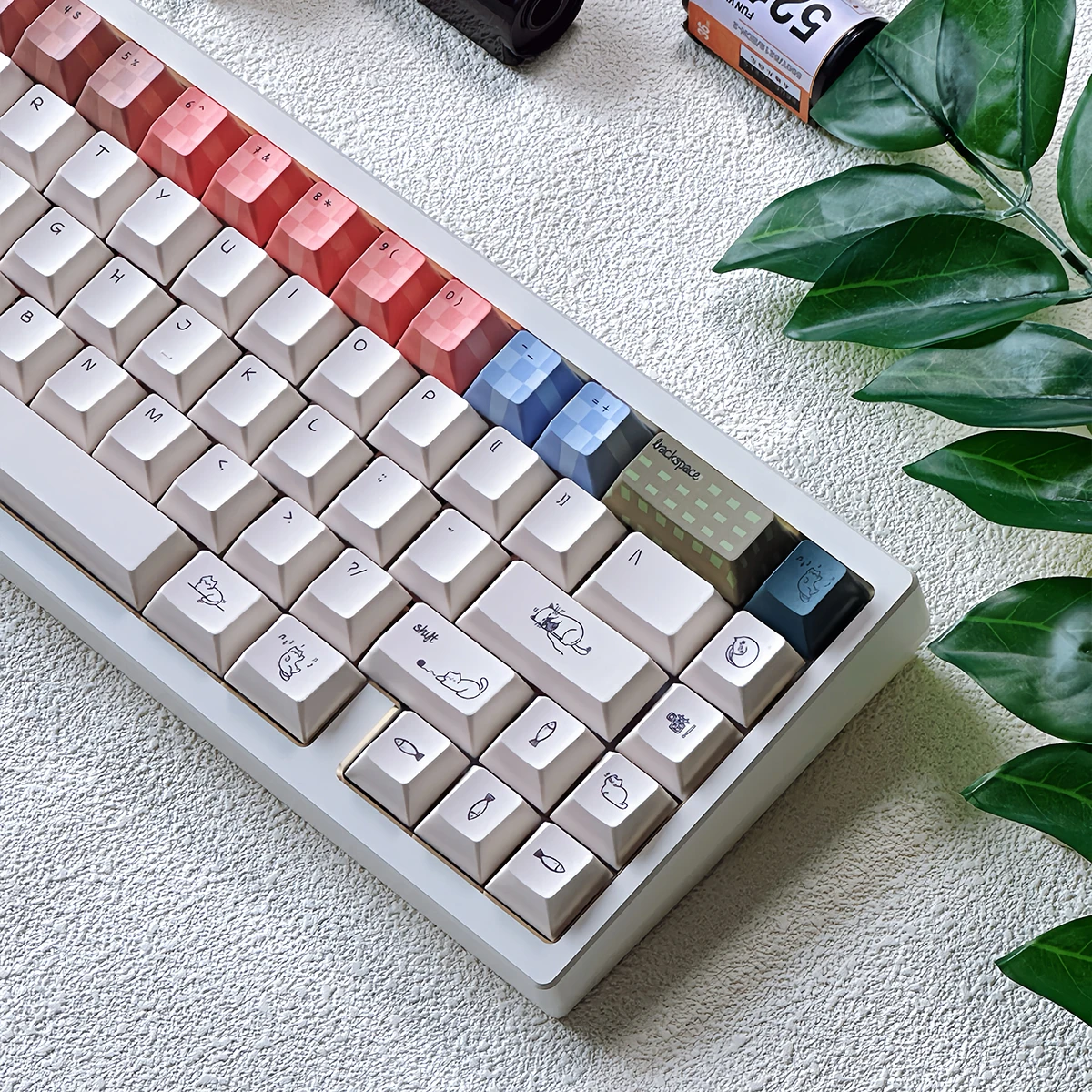 

Cat mechanical keyboard keycap white full set of PBT hot sublimation original cute minimalist small font customization