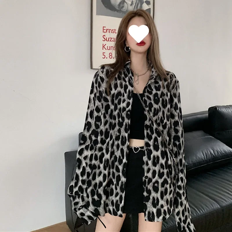 

Дизайнерская ниша, жареная уличная рубашка с длинными рукавами и леопардовым принтом, женская весна 2024, новая ретро средняя и длинная рубашка