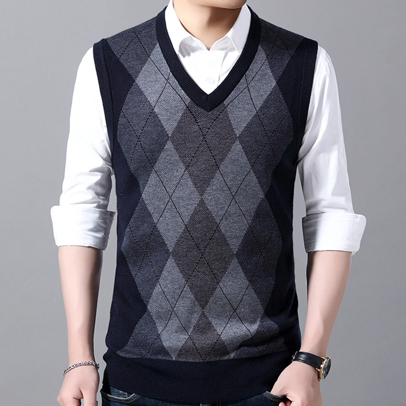 Mens Argyle Knitted Vest Casual V Neck Slim Fit Sleeveless Sweater Pullover Knitwear for Work Office Party Holiday Travel