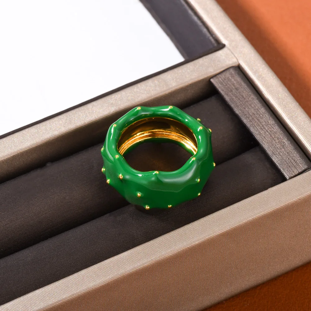 2023 New Fashion Large Circle Green Drop Glaze Irregular Wide Ring Charm Women Designer Brand Jewelry Girl Gift Party