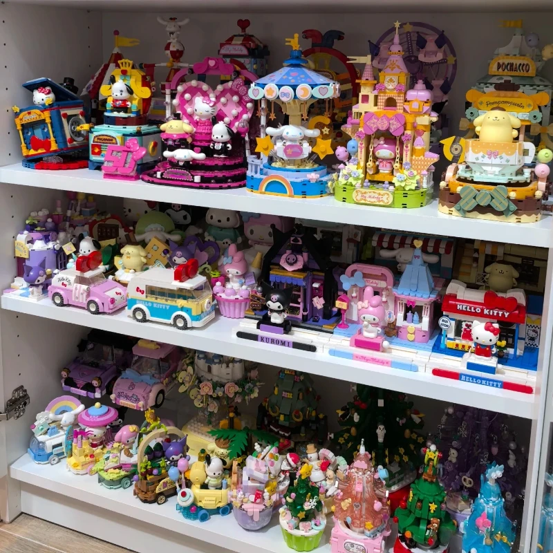 TOPTOY Sanrio Colorful Amusement Park Series Building Blocks Kuromi Pochacco Cinnamoroll Stacking Toy Cartoon Gift Blocks