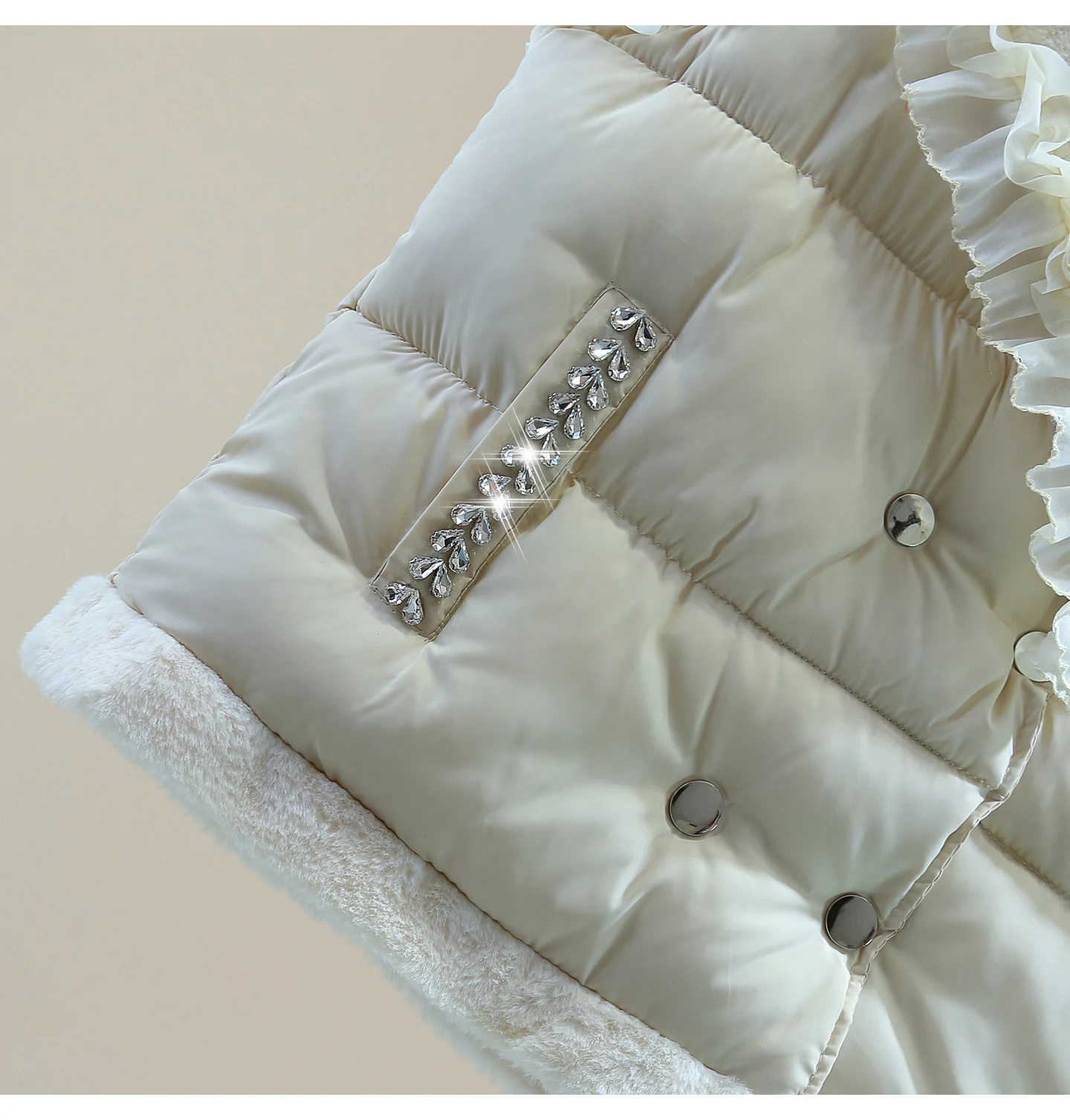 Ruffled Edge Fleece-Lined Sleeveless Cotton Jacket 2025 Autumn Winter Slimming Heavy Craft Flower Embellished Quilted Vest Lady