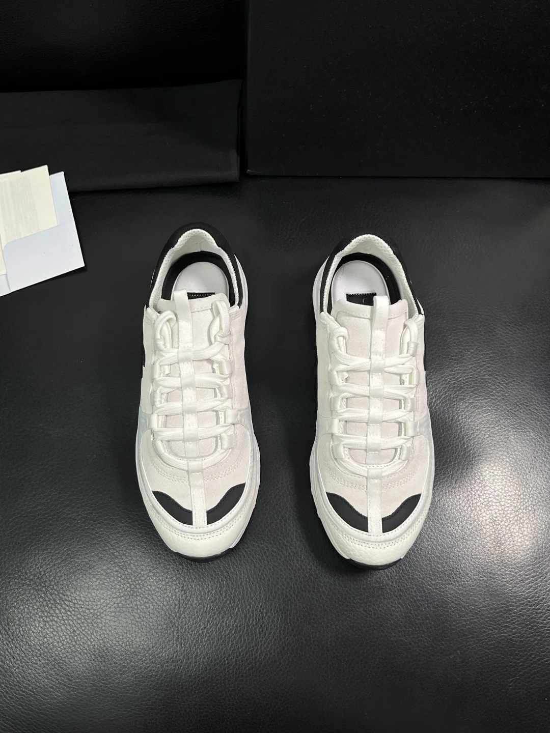 Trendy Streetwear Unisex Canvas Skate Shoes Flat Casual Board Sneakers Breathable Upper Shock‑Absorbing Footbed Anti‑Slip Rubber Sole Lace‑Design All‑Match Footwear For Youth Outdoor Shopping Dating Travel