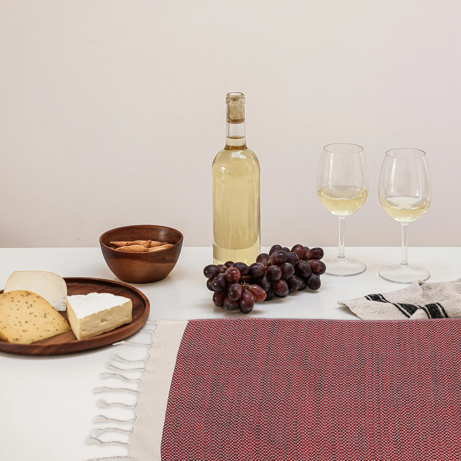 

Large Size Cotton Tasseled Napkin Soft Absorbent Washable Reusable Dinner Napkin Table Cloth for Dining Rustic Decorative Tea