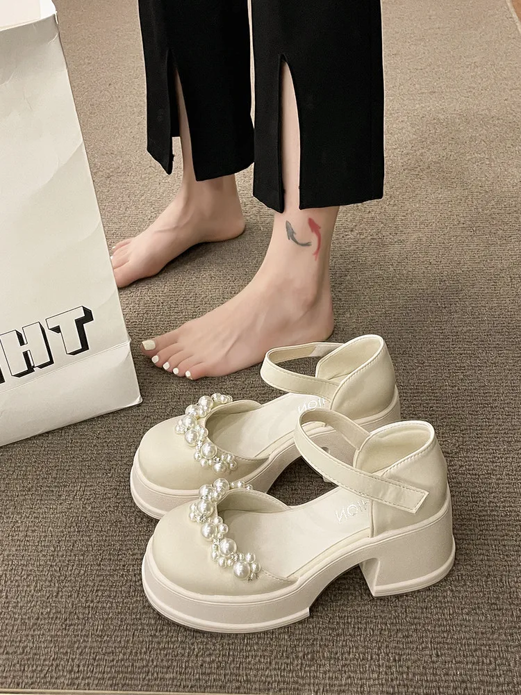 Fashion Womens Shoes 2024 Clear Heels Pearl Sandals Luxury New Summer Girls Retro Closed Scandals Fashion Womens Shoes 2024 Pear