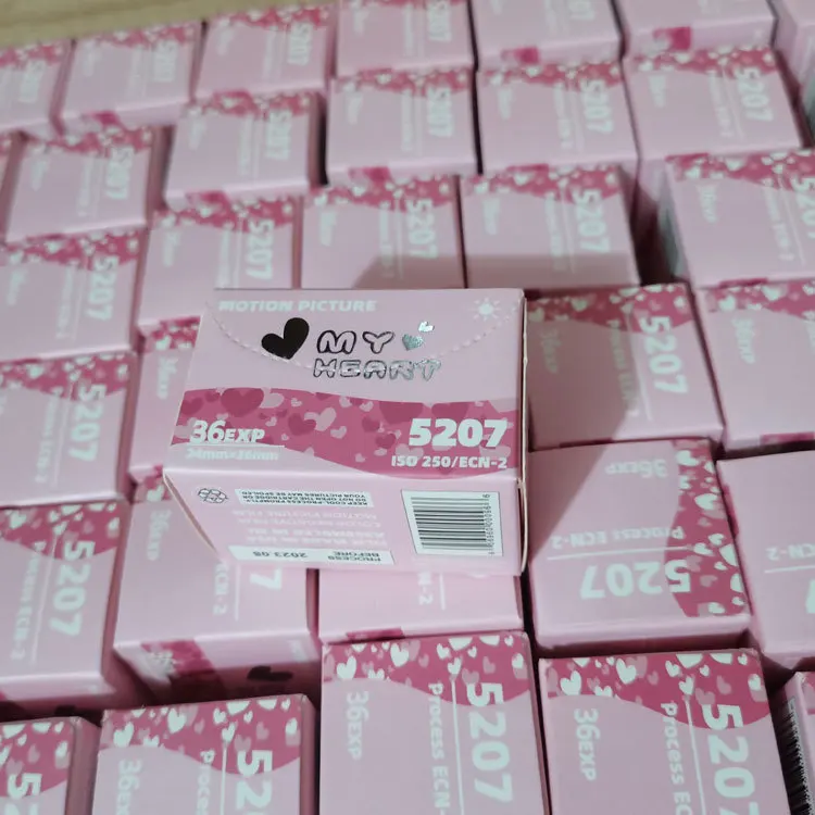 

Sweetheart Film Color 250 Degree 135 Film 5207 MyHeart36 Sheet Pink Suitable for Kodak Series Film Cameras Expiration Date: 2024