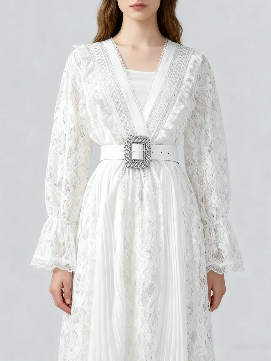 TWOTWINSTYLE Eleganckie sukienki damskie z koronką, wycięciami i wstawkami, dekolt w serek, długie rękawy, patchworkowy pasek, nowa kolekcja.