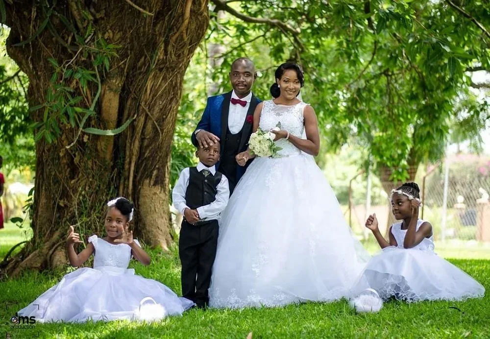 Customized White Tulle Sweep Train Appliqued Ball Wedding Dress Lace Sweetheart Bridal Gown Custom
