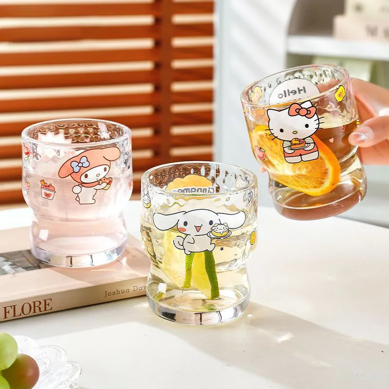 

Милая стеклянная чашка Kawaii Sanrio My Melody Cinnamoroll Hellokitty с героями мультфильмов для питьевой воды, сока, молока, новая кофейная чашка для домашнего использования