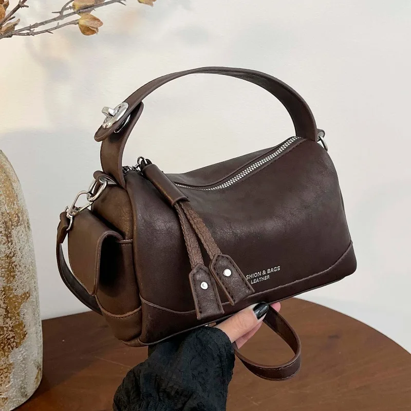 

Сумка через плечо из ПУ с застежкой-молнией, большая вместимость, модная и стильная, универсальная сумка-кроссбоди для повседневного использования.