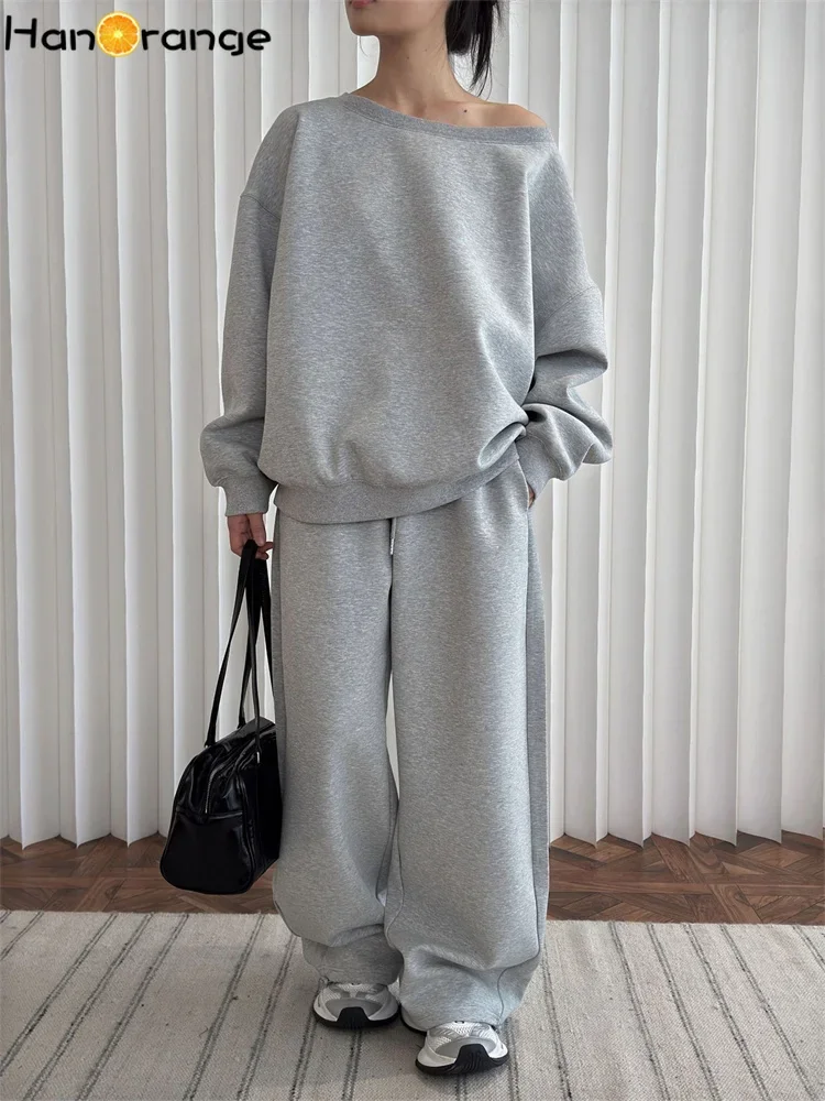 HanOrange 2025 Spring Fashion Relaxation Slanted Shoulder Sweatshirt Women Loose Top Black/Light Snow Gray