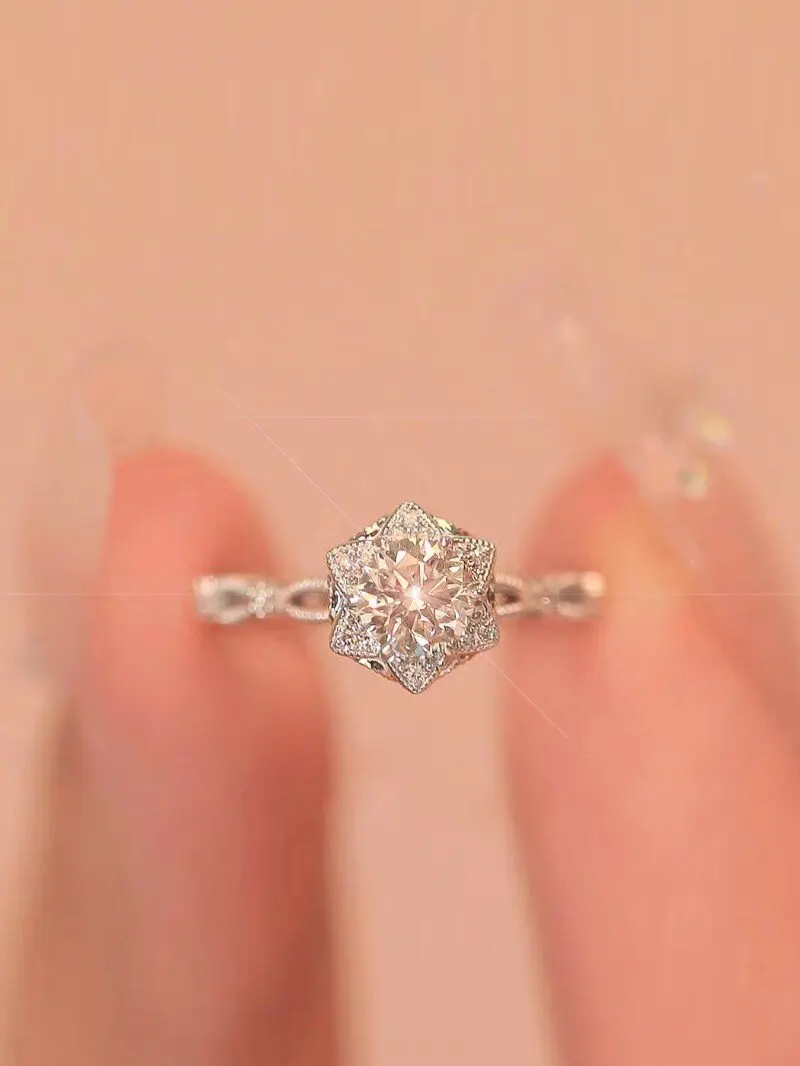 

S925 European and American Light Luxury Six-Pointed Star Hollow Pattern Wedding Sterling Silver Ring, Noble and Elegant Sterling Silver Artificial Zircon Ring, Gift for Dating, Party, Daily Wear, Women's High-End Jewelry