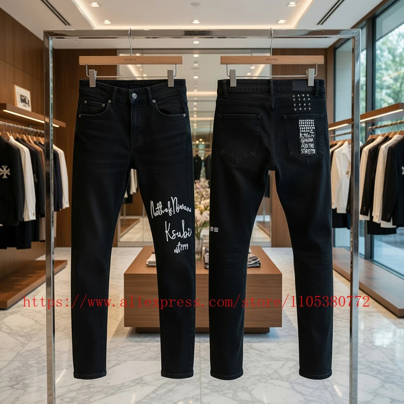 

Новинка 2026: Мужские черные джинсы скинни с буквенным принтом, облегающие, из денима, повседневные брюки в уличном стиле