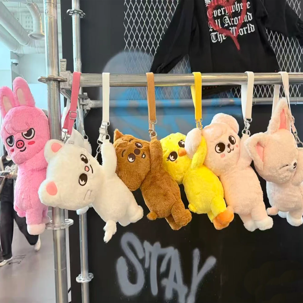 

Плюшевые игрушки SKZOO Kpop: милые мультяшные животные (волк, медведь, лисы, утки) в виде рюкзаков-кукол, большие сумки-мессенджеры, декоративные подушки, подарок